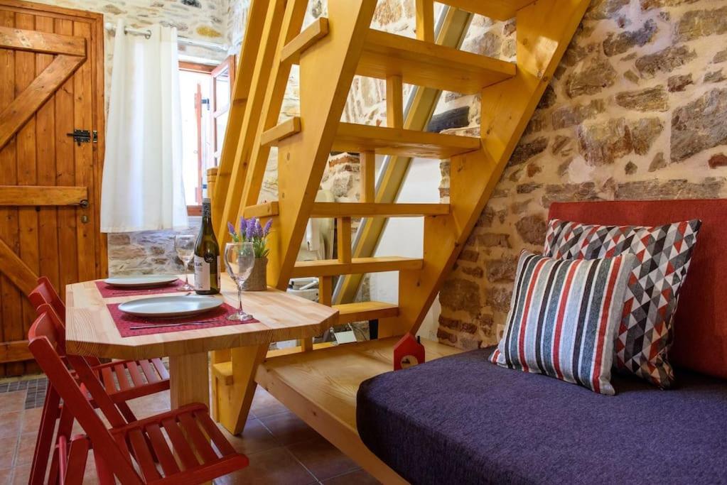 Lavrio Stone House 5 Min From The Centre/Port Apartment Bagian luar foto