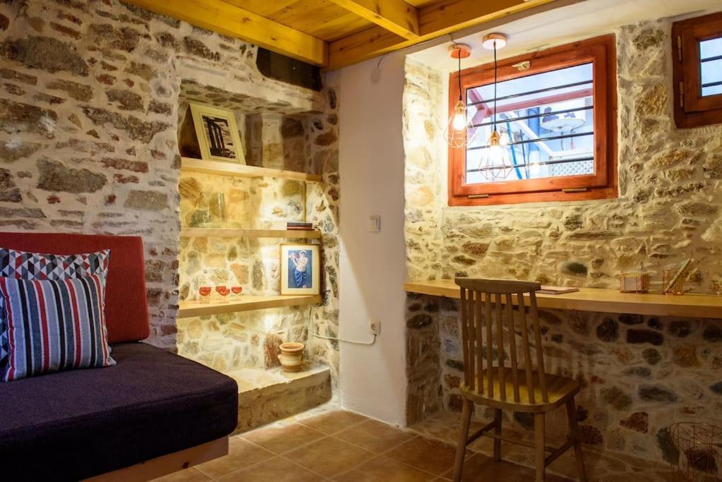 Lavrio Stone House 5 Min From The Centre/Port Apartment Bagian luar foto