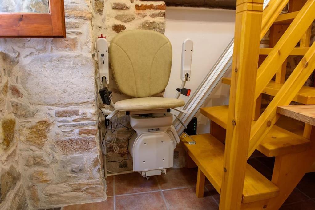 Lavrio Stone House 5 Min From The Centre/Port Apartment Bagian luar foto