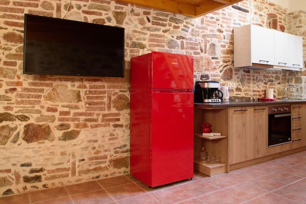 Lavrio Stone House 5 Min From The Centre/Port Apartment Bagian luar foto