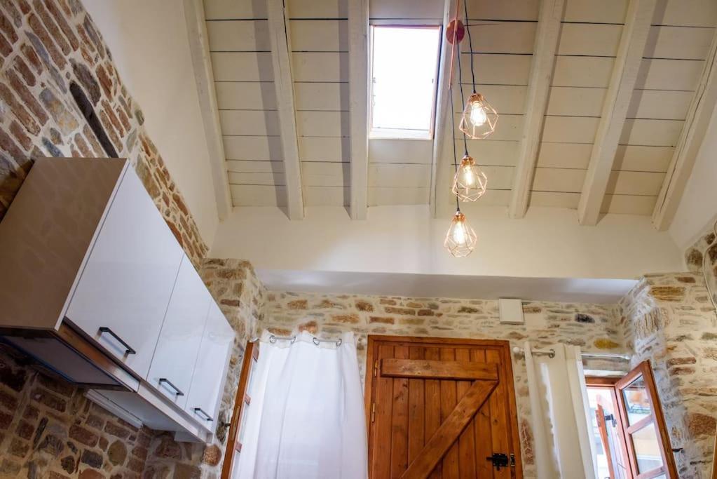 Lavrio Stone House 5 Min From The Centre/Port Apartment Bagian luar foto