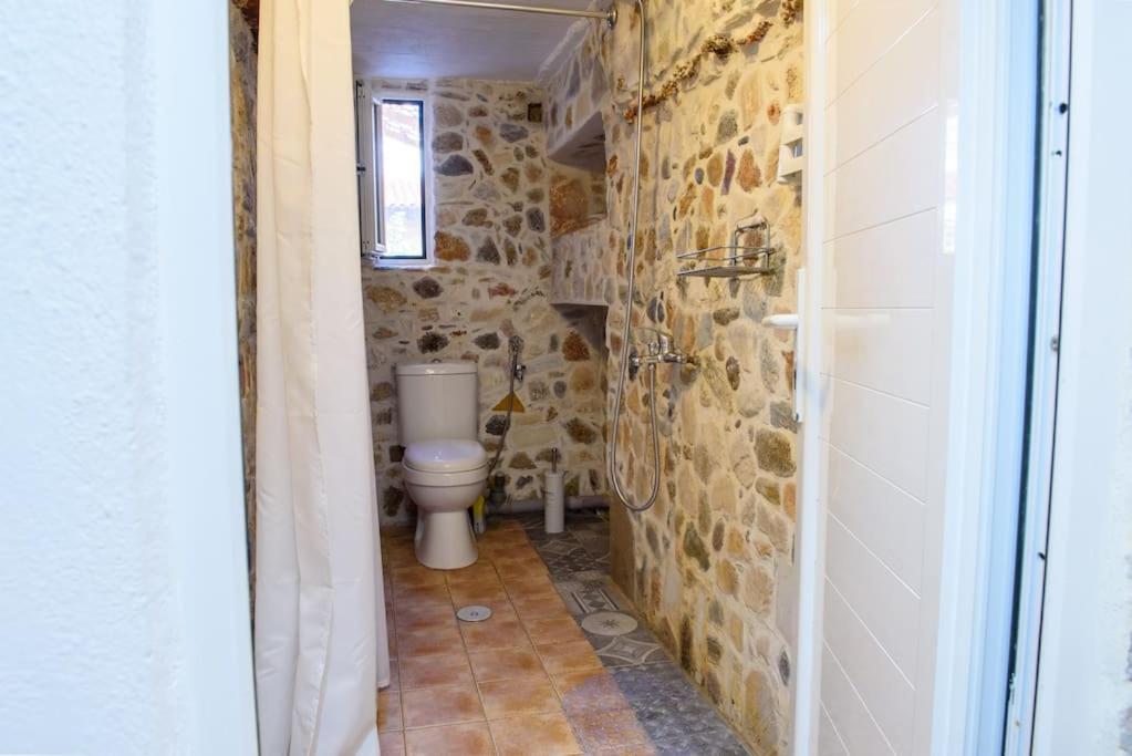 Lavrio Stone House 5 Min From The Centre/Port Apartment Bagian luar foto