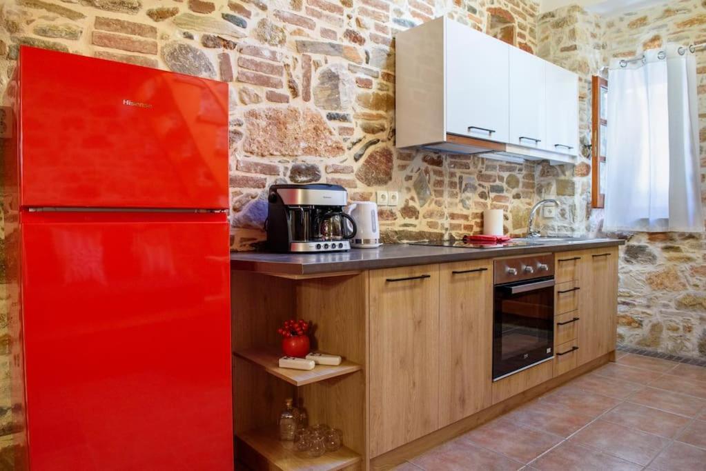 Lavrio Stone House 5 Min From The Centre/Port Apartment Bagian luar foto